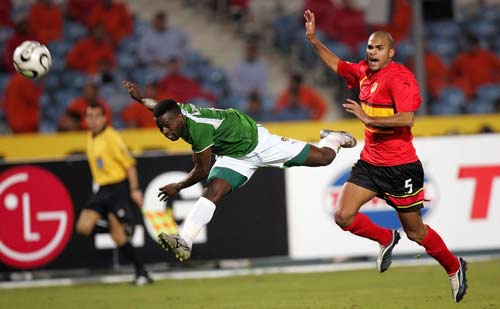 安全至上！NBA杯赛湖人弃用争议地板，恢复主场常规场地