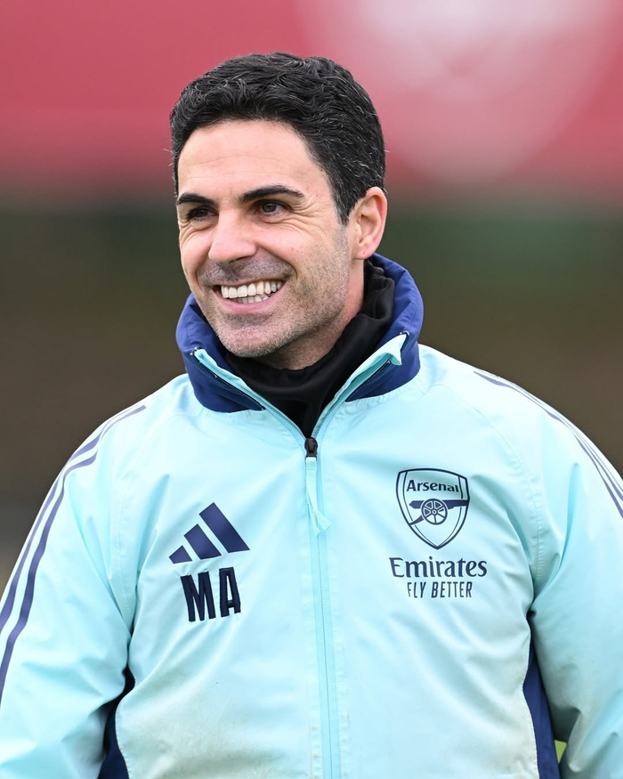 足球国足球迷自发组织万人方阵助威