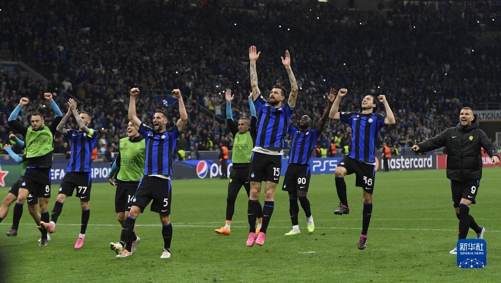 米体：热刺看上比塞克，英超对球员很有吸引力（米体：热刺有意引进比塞克，英超对其吸引力十足）