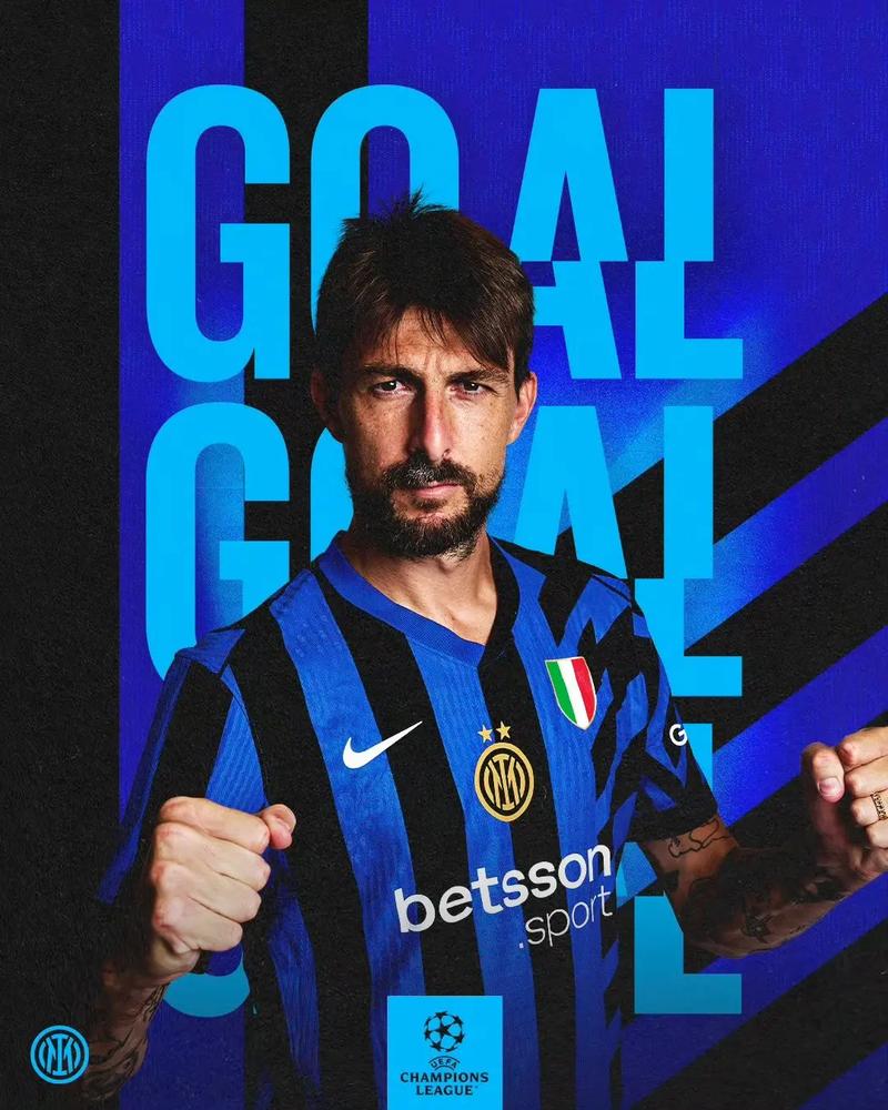 德国杯半场：斯特龙普夫乌龙+染红，斯图加特1-0十人波鸿（德国杯半场战报：斯特龙普夫乌龙+被罚下，十人波鸿0-1落后斯图加特）