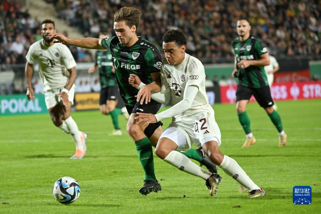 英超半场：吉马良斯角球破门，戈登点射，纽卡2-0伯恩利