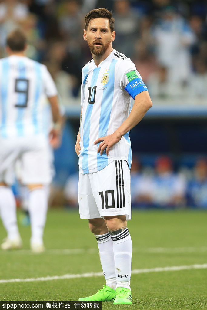 纳帅谈施蒂勒落选：和球员沟通过了，斯图加特对此不满才正常