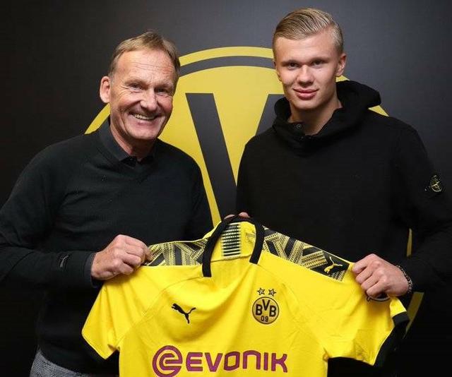 曼联红魔主场零封狼队