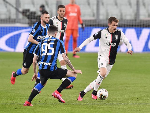 里夫斯14分7助攻＆艾顿10分，湖人半场轰出67分