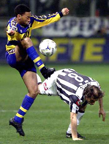 仅次于拉莫斯和魔笛，佩里西奇是欧冠打入点球第三年长的球员